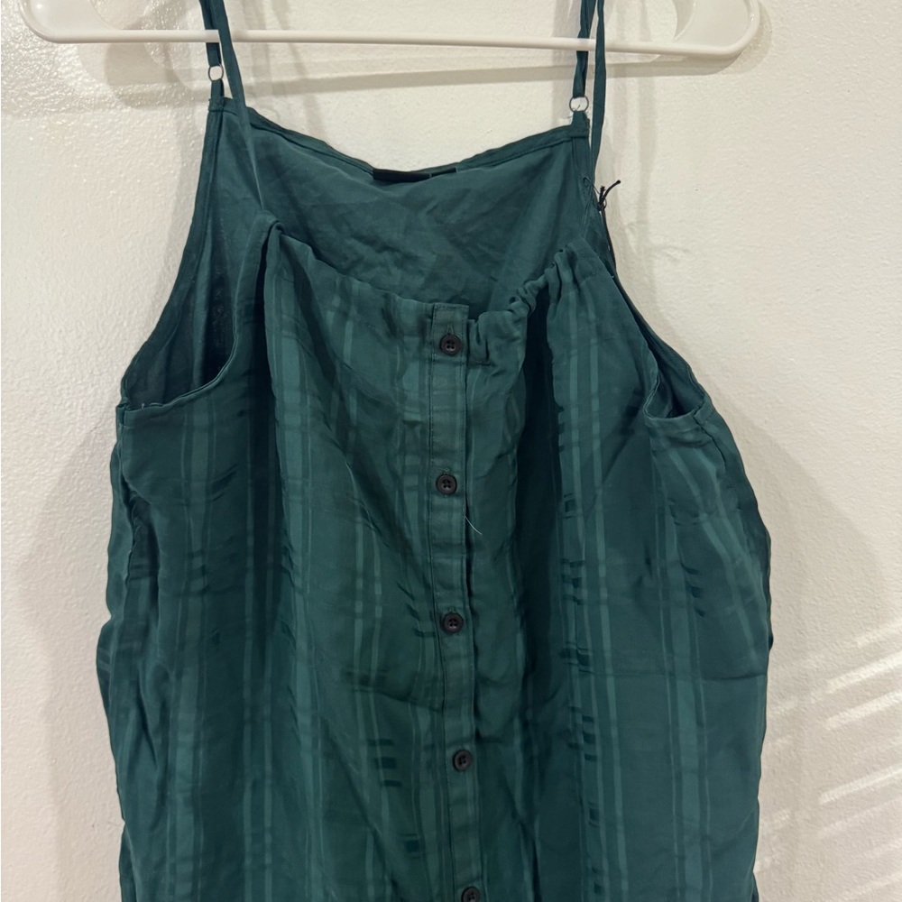 Green Button-Up Sleeveless Top
